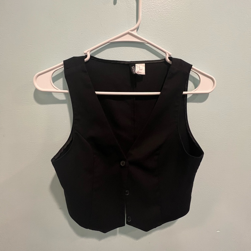Trendy Cropped Vest
